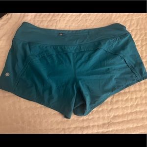 Lululemon speed up mid rise lined short 4’